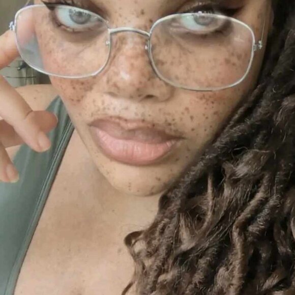 Meet your Posher, Hunny - Picture 2 of 2